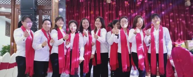 向女神們致敬！